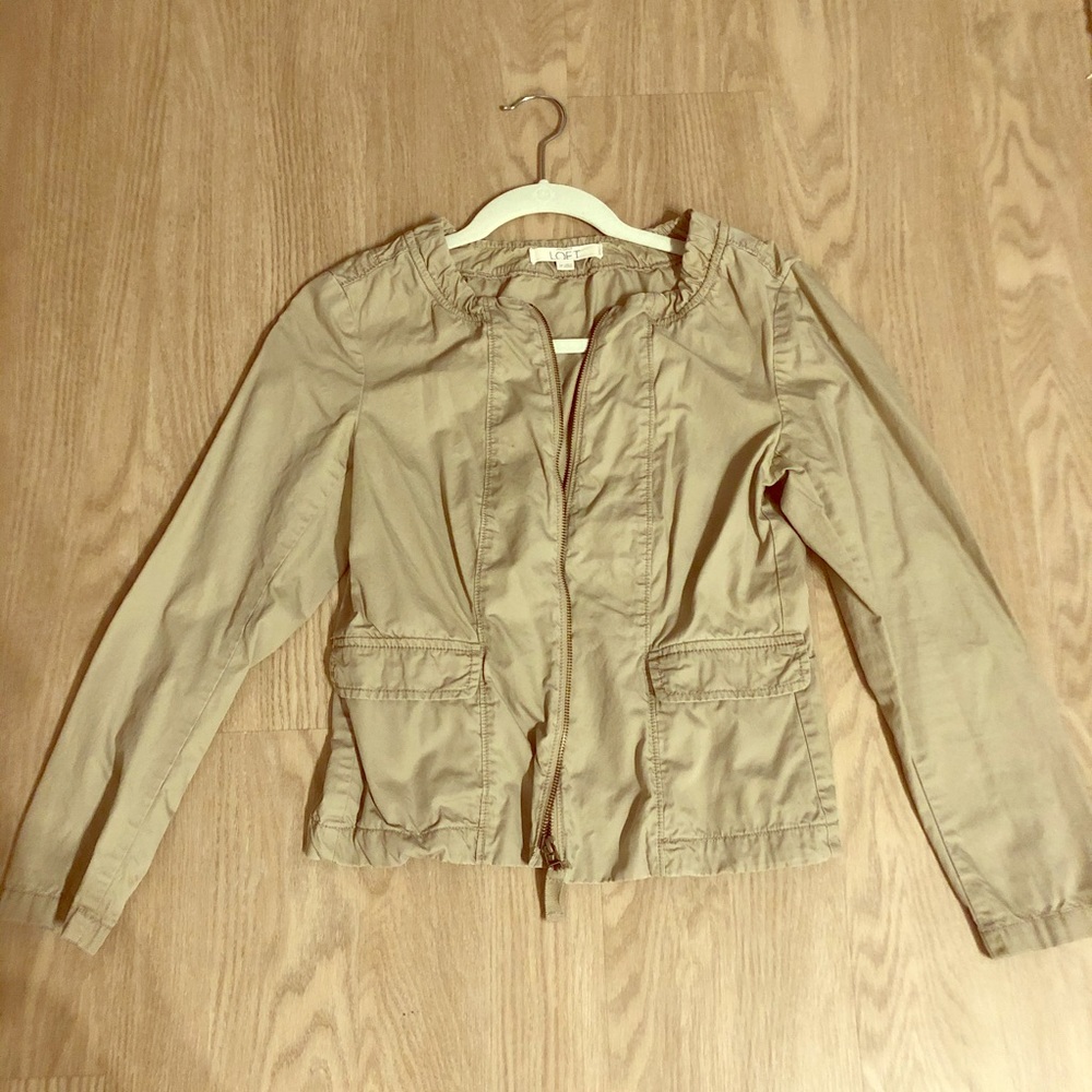 Lightweight utility type jacket
